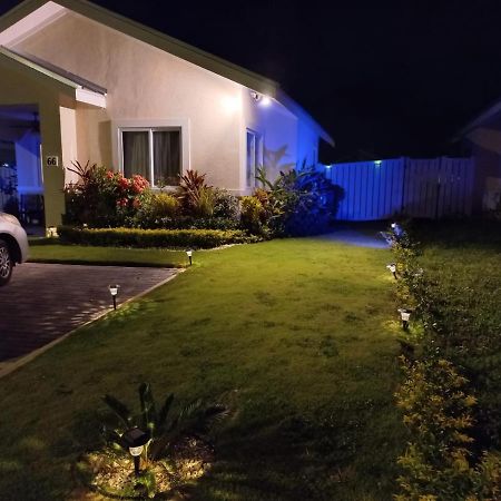 Natty'S Cozy Beach House In Hanover Jamaica Lucea Eksteriør bilde